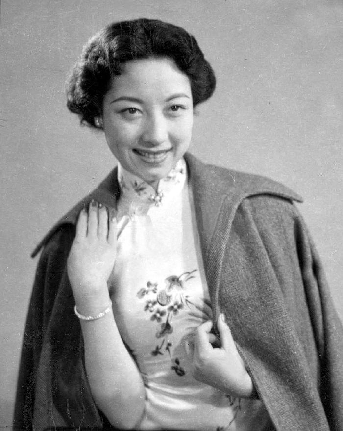 杜近芳是孟小冬亲生的吗?杜近芳梅兰芳对比照有点像