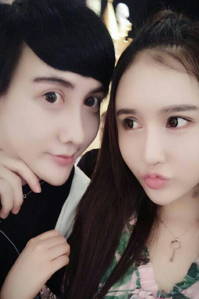 刘梓晨为什么叫金针菇?刘梓晨女装照片组图