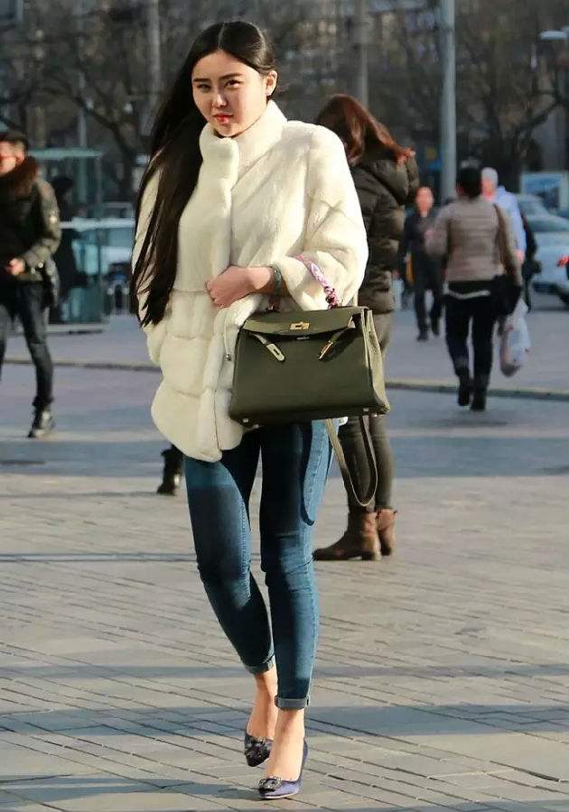 为什么女生喜欢露脚踝?女生脚踝纹身图片