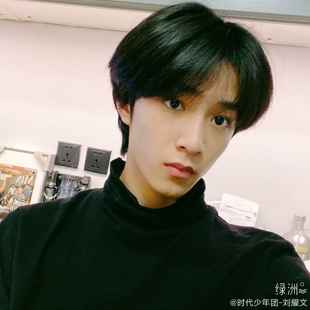 刘耀文为什么长这么快,他是怎么长高的吃什么牌子的钙片