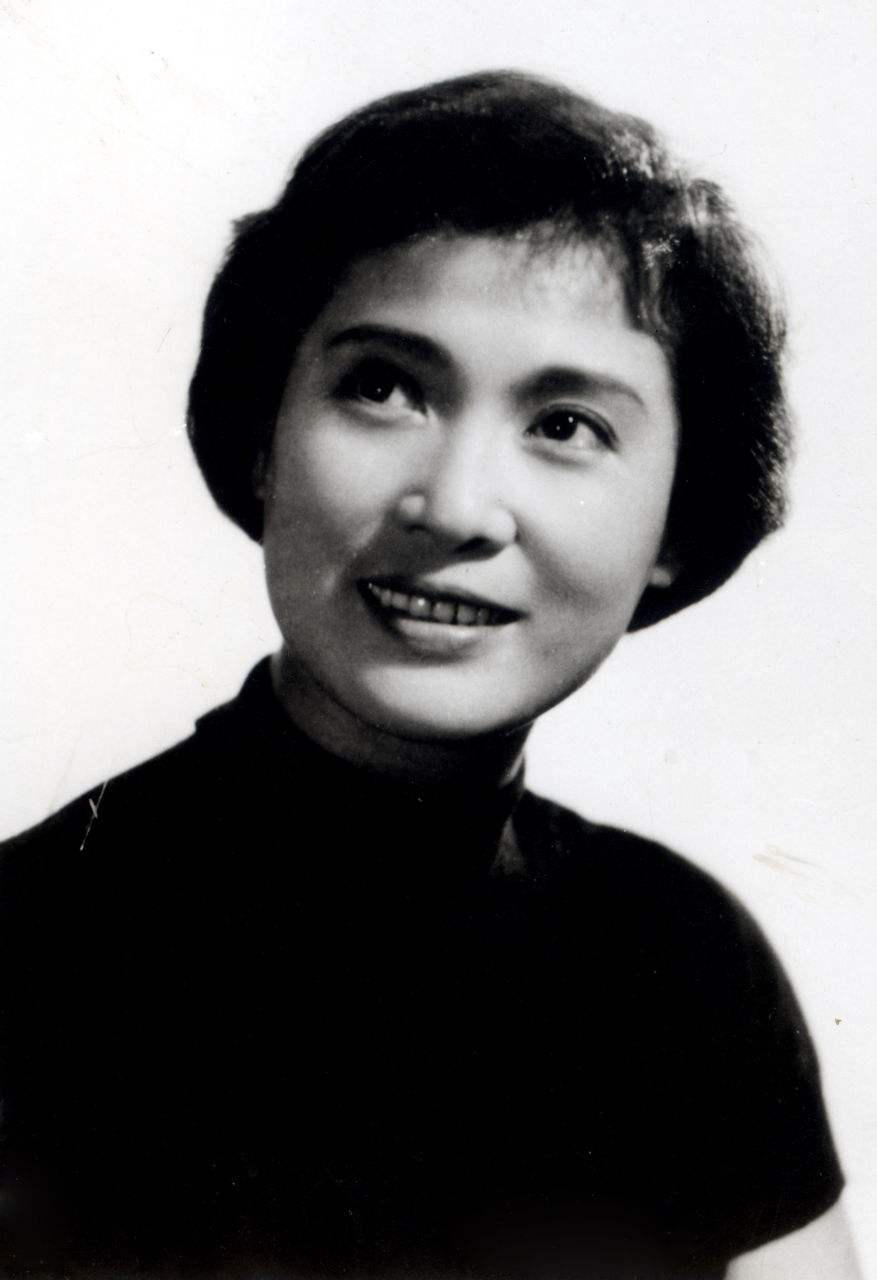秦怡女儿金恒斐现状,秦怡年轻时候的照片组图