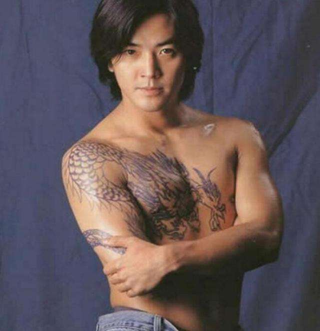 为什么很少有人纹过肩龙纹身,怎么能扛得起过肩龙?