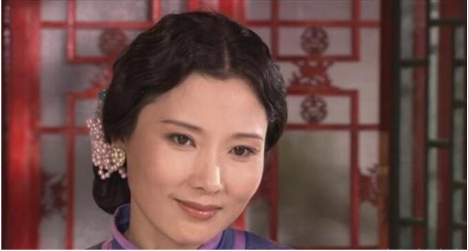 何赛飞是越剧什么派的,她是骨相美人吗?