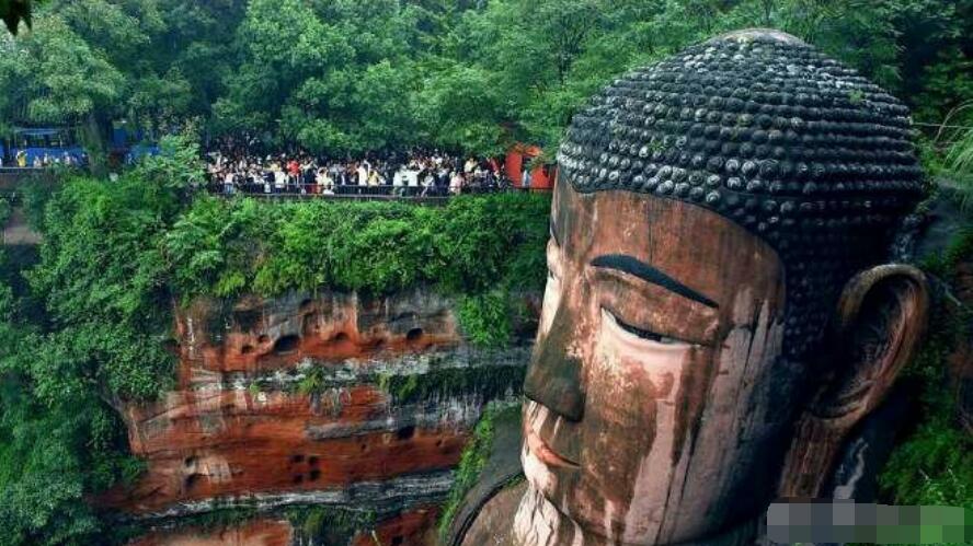 为什么乐山大佛会闭眼,512大地震乐山大佛哭了真的吗?