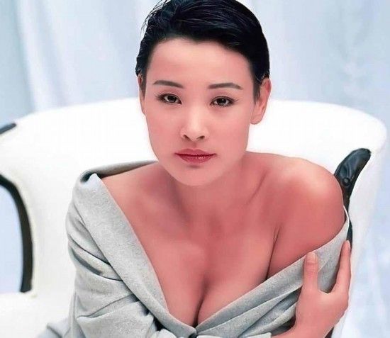 陈冲和邬君梅对比照片,陈冲为什么去美国了?