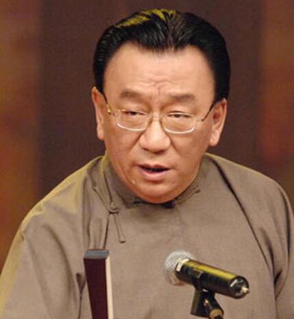 侯耀华儿子侯军合作相得益彰 父子同台