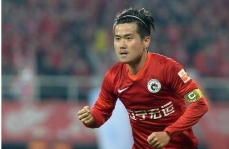 李金羽为什么退役了?李金羽和李铁打架现场图