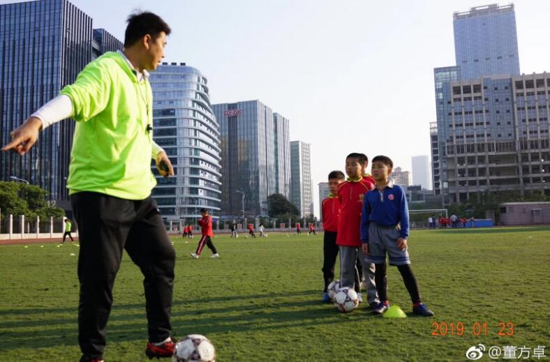 董方卓为什么没有成功,董方卓现在在干嘛?