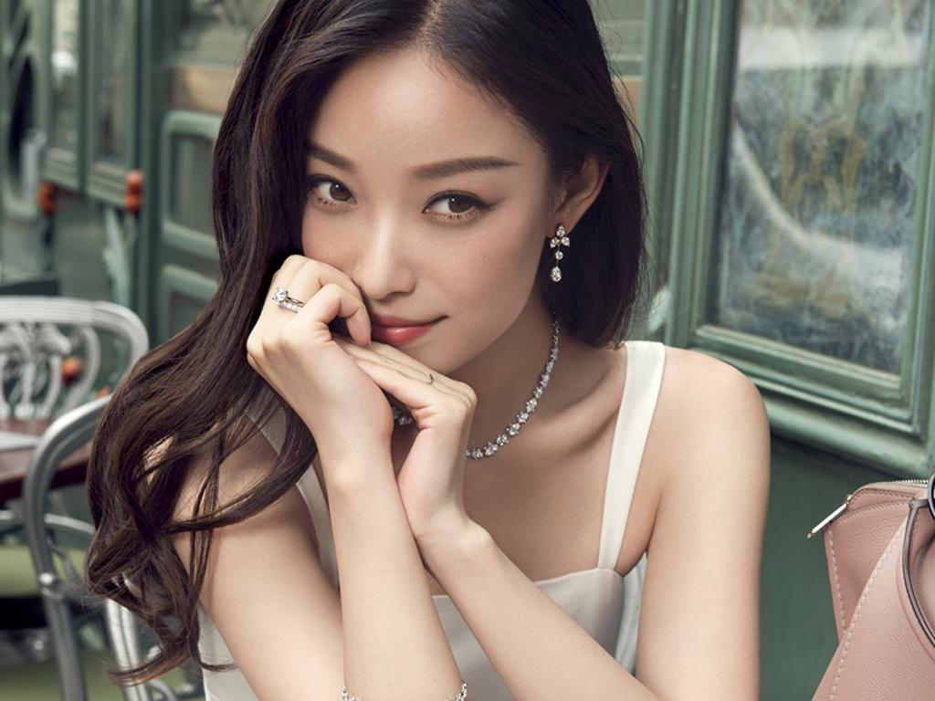 倪妮托奶门事件回顾,倪妮是倪萍亲侄女吗
