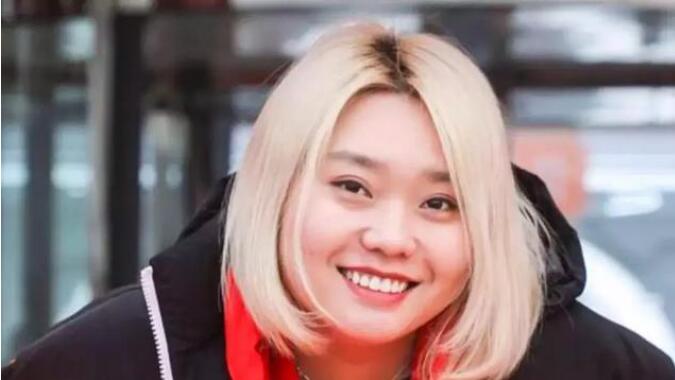 李雪琴家世如何她是北大的吗,吴亦凡为什么要回复李雪琴的梗