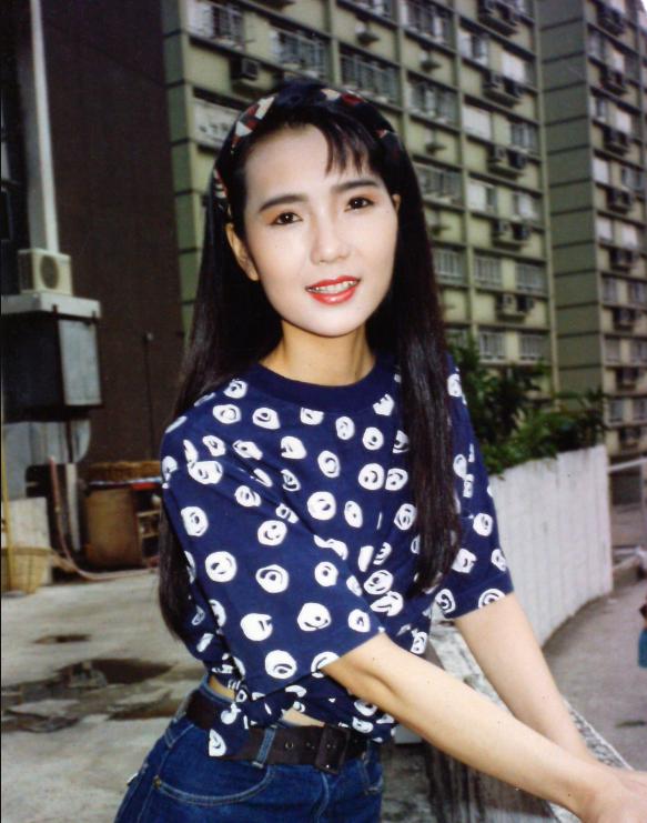 赵静仪结婚了吗老公是谁,她年轻时候的照片组图