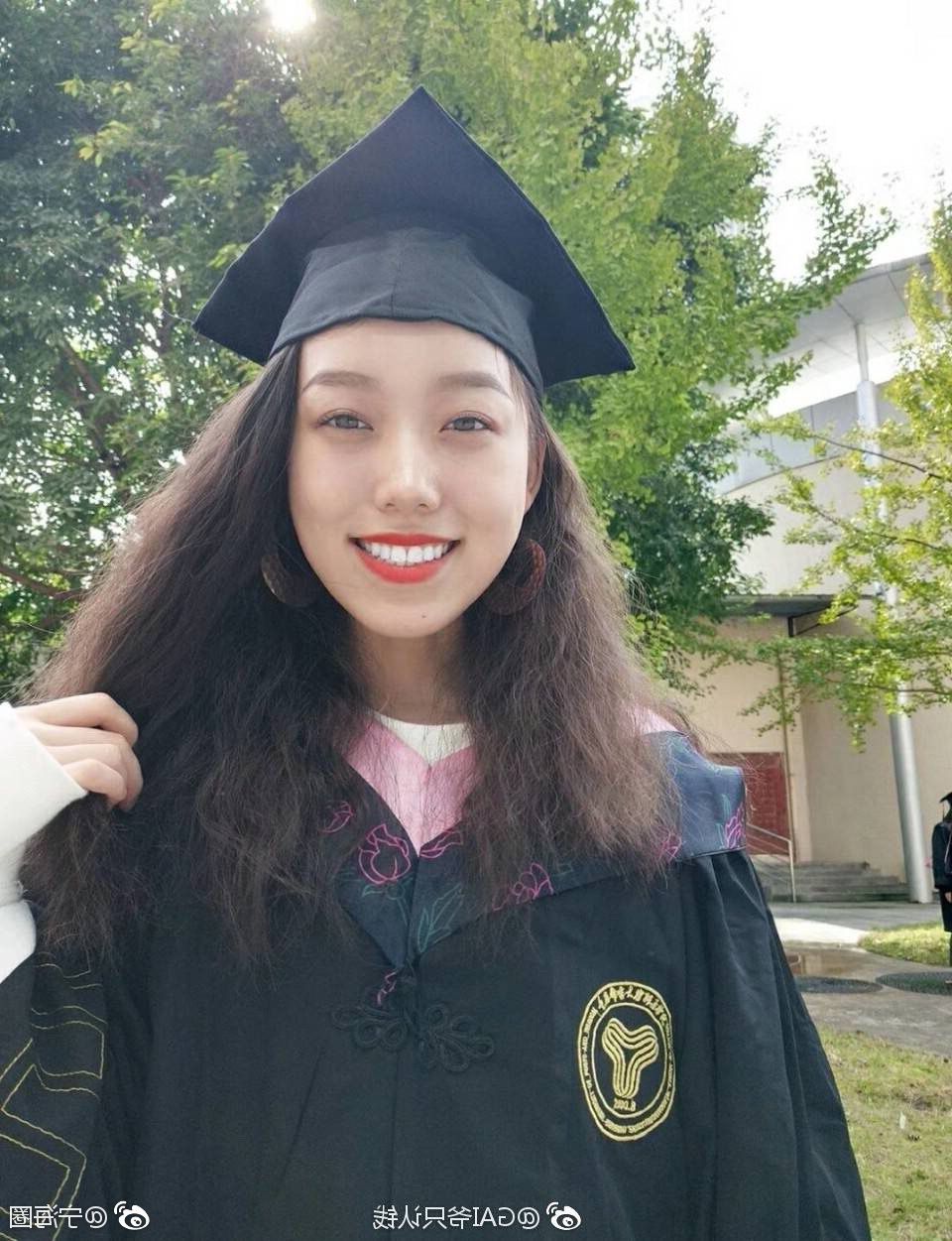 GAI周延什么大学毕业的,他老婆王斯然是重庆师范大学毕业!