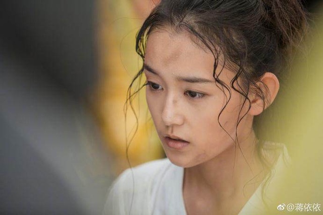蒋依依和王俊凯接吻图片,蒋依依在楚乔传中演谁