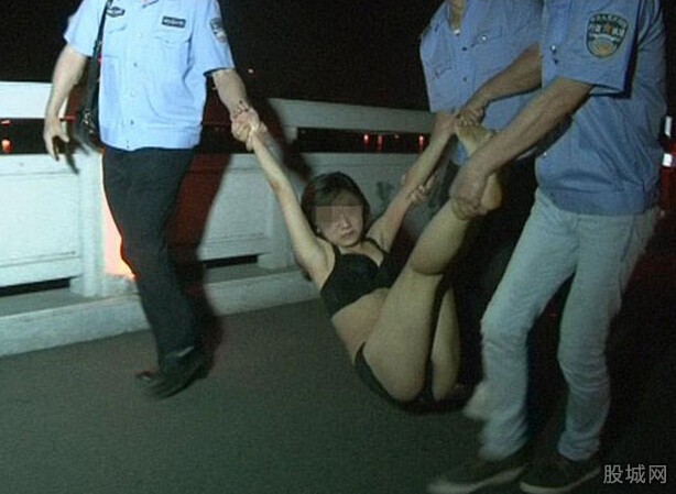 男子为救轻生女子娶其为妻,盘点轻生女子被救后的各种惨状