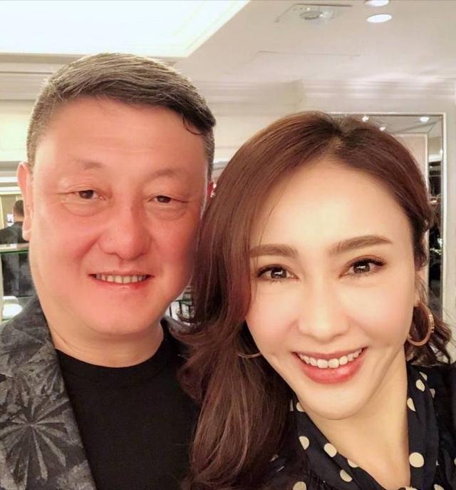 韩磊为什么和香港有钱人关系好,他为啥年年能上春晚?