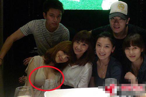 李小璐是怎样丰胸的?李小璐为什么没有上过大学