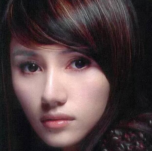 袁泉年轻和现在对比图,袁泉为什么这么老了?