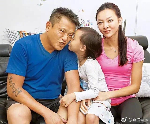 魏骏杰的老婆是干嘛的,魏骏杰现在的生活状况很惨吗?