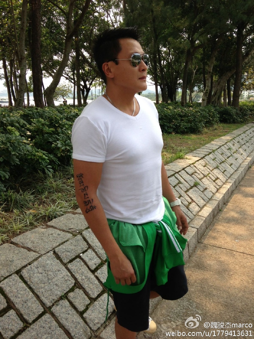 魏骏杰的老婆是干嘛的,魏骏杰现在的生活状况很惨吗?