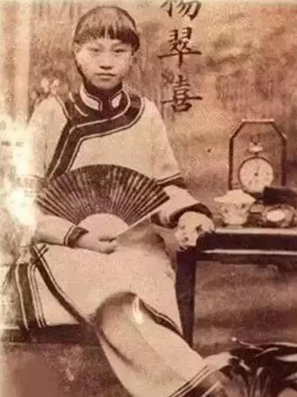 弘一法师李叔同妻子年轻时候的照片,他日本妻子照片也来了