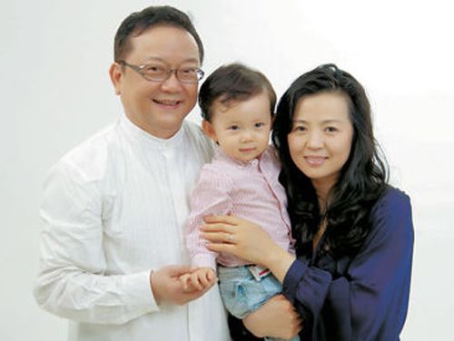 王刚第一任妻子杜小娟照片资料,王刚三任妻子盘点