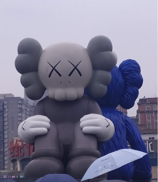 kaws公仔为什么那么贵,kaws和芝麻街什么关系?