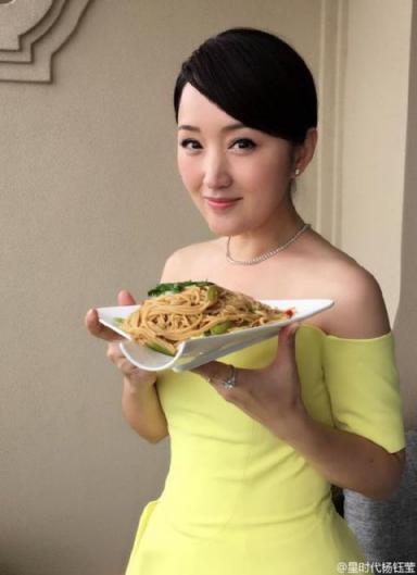 ����Ө�������¼�����ô���£�����Өһֱ��
