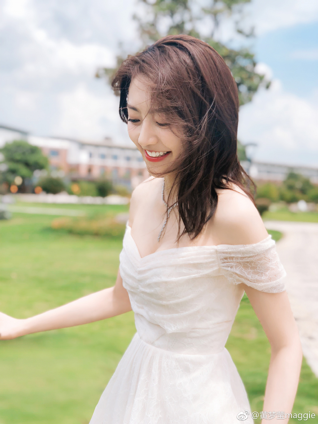 ����Ө���յ�ͼƬ������Ө������������˭��