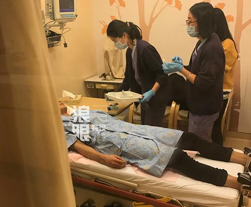 黄子韬机场呕吐并晕倒被紧急送医 整个人无意识