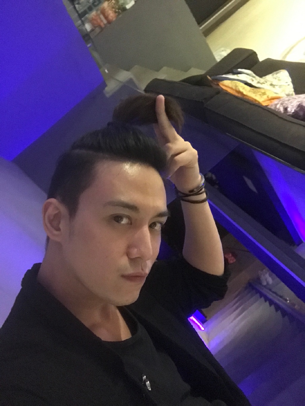 陈楚河现在有钱吗?他的现任女友赖雅妍资料照片