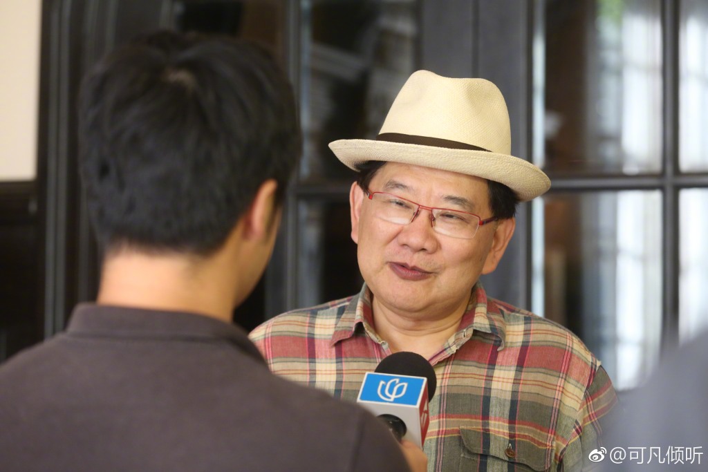 曹可凡上吊死亡是假消息,他配刘伯温的诗来表明自己最新情况