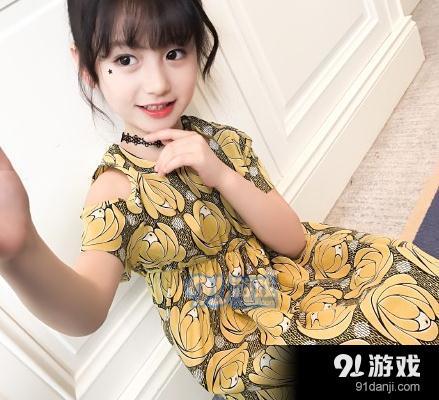 裴佳欣的爸爸妈妈照片,裴佳欣是怎么出名的?