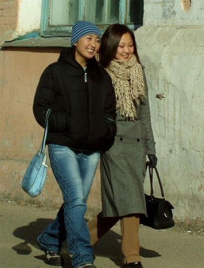 一夫二妻晚上怎么过?揭秘外蒙古一夫二妻的生活