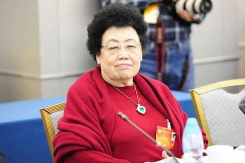 陈丽华前夫是谁?陈丽华发家史揭秘