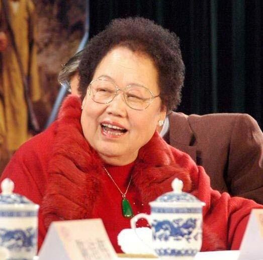 陈丽华前夫是谁?陈丽华发家史揭秘