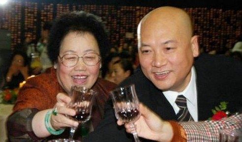 陈丽华前夫是谁?陈丽华发家史揭秘