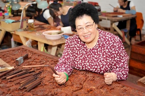 陈丽华前夫是谁?陈丽华发家史揭秘