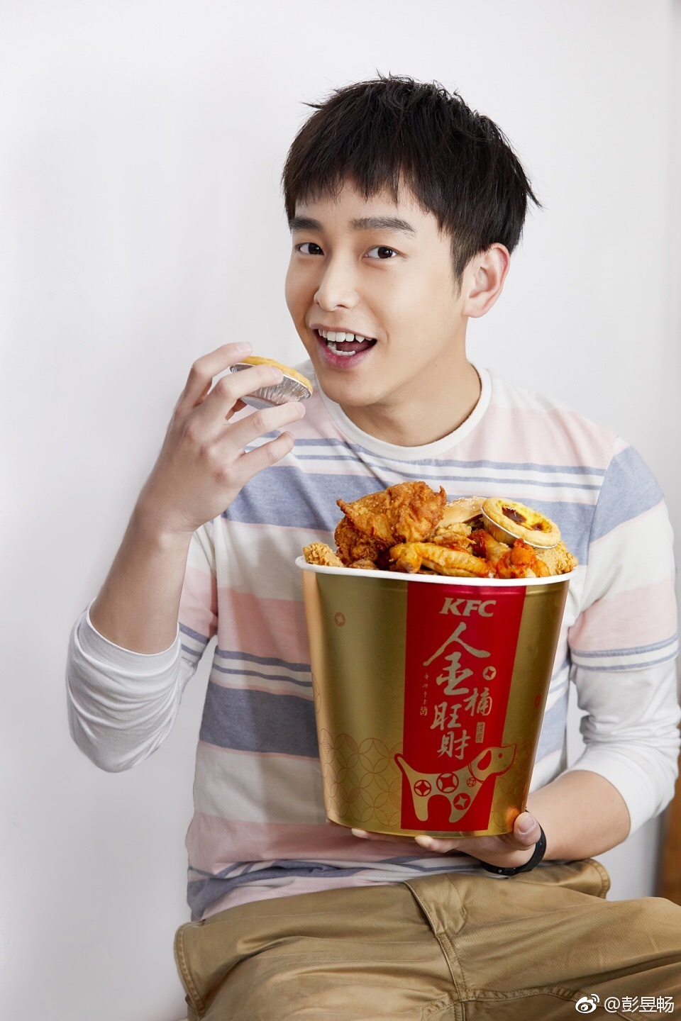 彭昱畅是怎么出道的,何炅为什么捧彭昱畅?