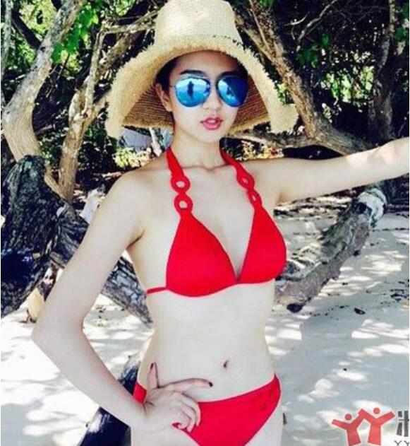 许龄月穿比基尼的照片身材超好,她为什么叫水冰月?