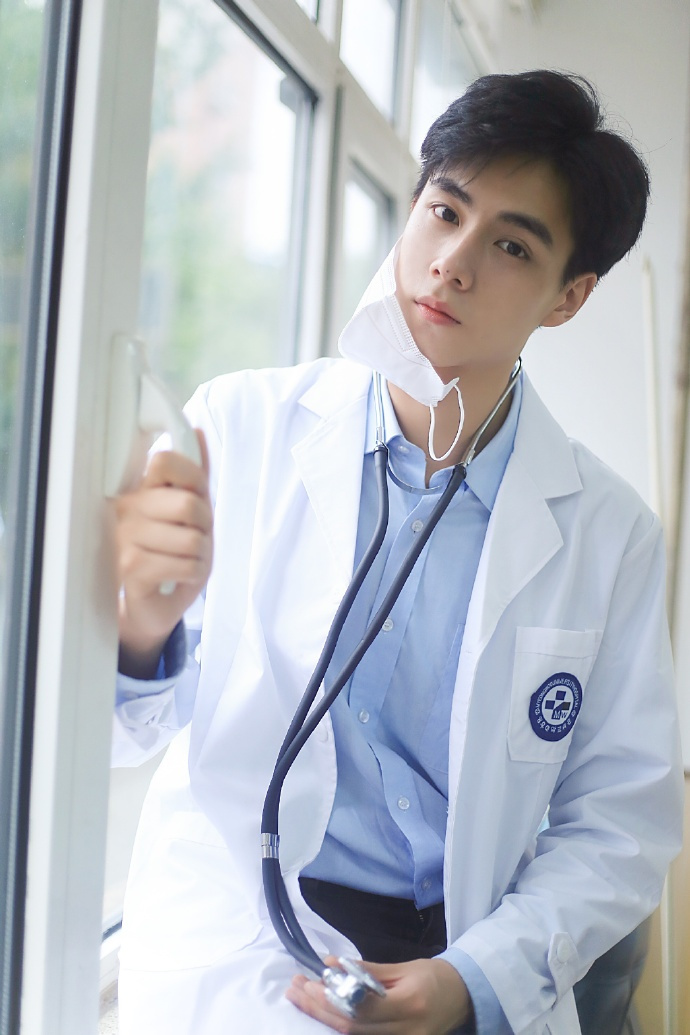 胡一天的真正女朋友是谁,他人设崩塌事件聊天记录来了