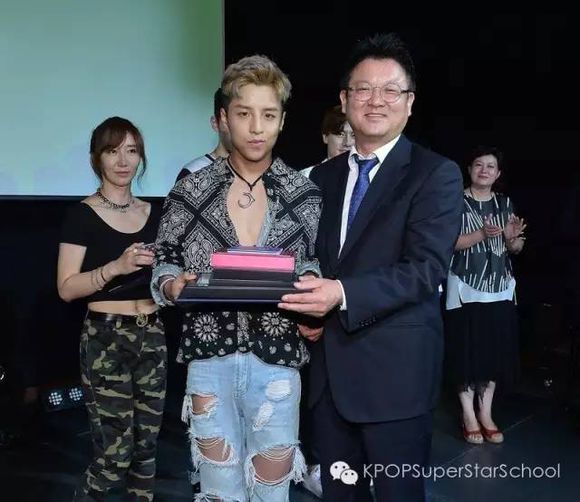 天生是优我中的男团是什么?天生是优我马蜀君唱的歌是什么