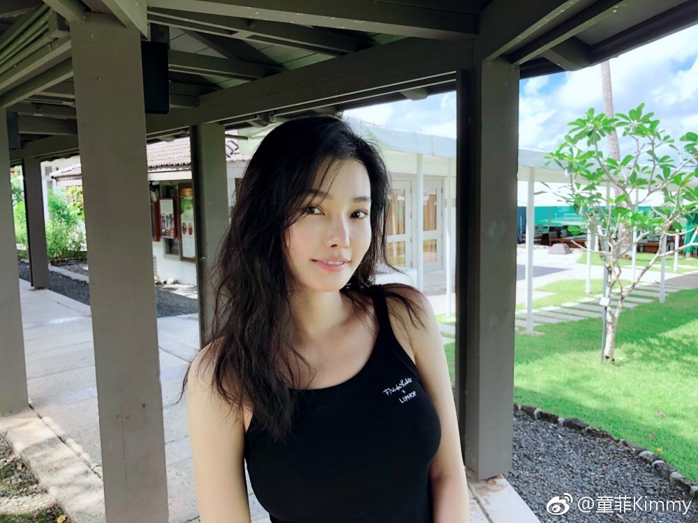 童菲为什么会说法语,童菲是潍坊什么地方的?