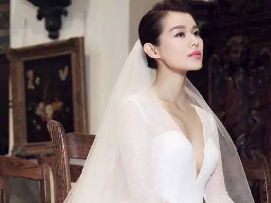 胡杏儿是混血儿吗?黄宗泽胡杏儿尴尬照