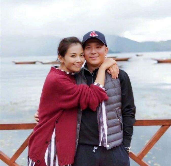 郑佩佩和刘涛什么关系,刘涛是郑佩佩介绍进娱乐圈的吗?