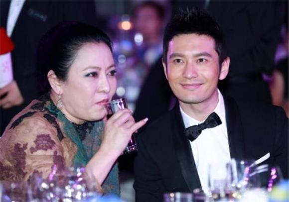 陈岚黄晓明怎么认识的,为什么认黄晓明做干儿子?