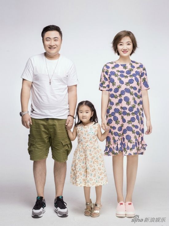 乔杉经纪人老婆莫丹晒照 五官精致撞脸关晓彤美到认不出来