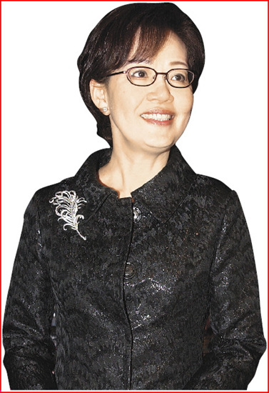 富士康郭台铭几个老婆简介,郭台铭为何大举投资美国?