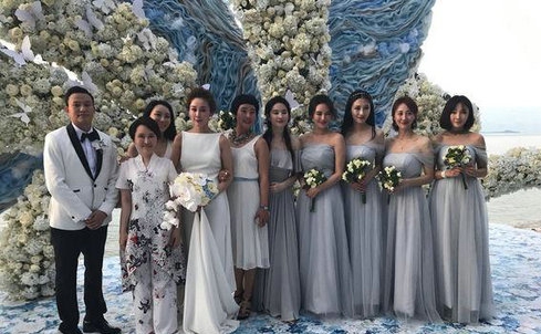 周扬以前的样子和现在前后对比图,她早期图片如路人