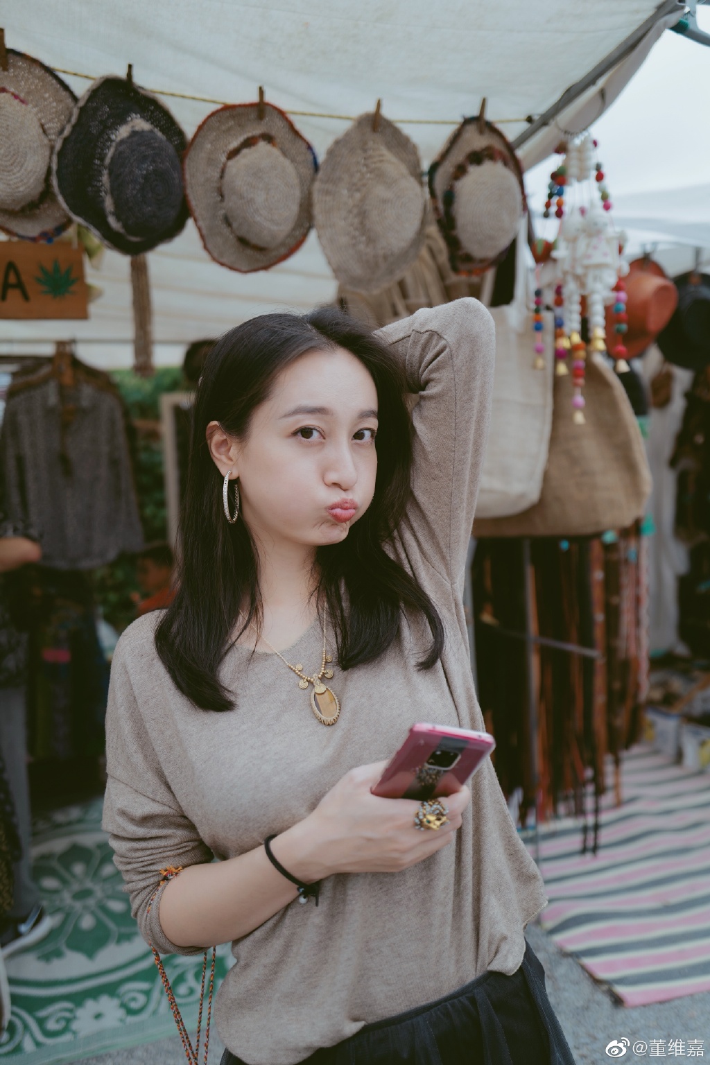 董维嘉哪年出生的多大了,她结婚了吗老公是谁?