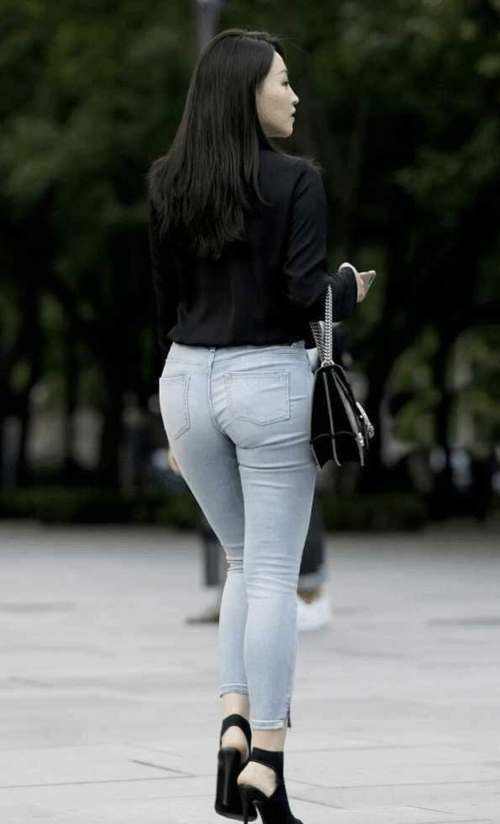�߸�ЬŮ�˲��´ֶ̾���ϸ�����󲿷�Ů���ܲ���12cm��ļٵģ�